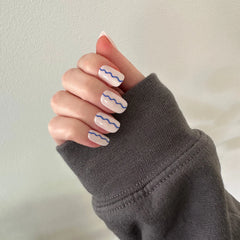 Simple Squiggle | Short | Squoval - Tab Press-On