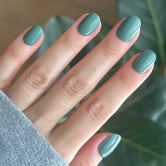 Still Life of Flowers - Tab Press-On | Extra Short | Round