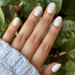 White Chrome - Press-On | Extra Short | Round