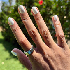 White Chrome - Press-On | Extra Short | Round